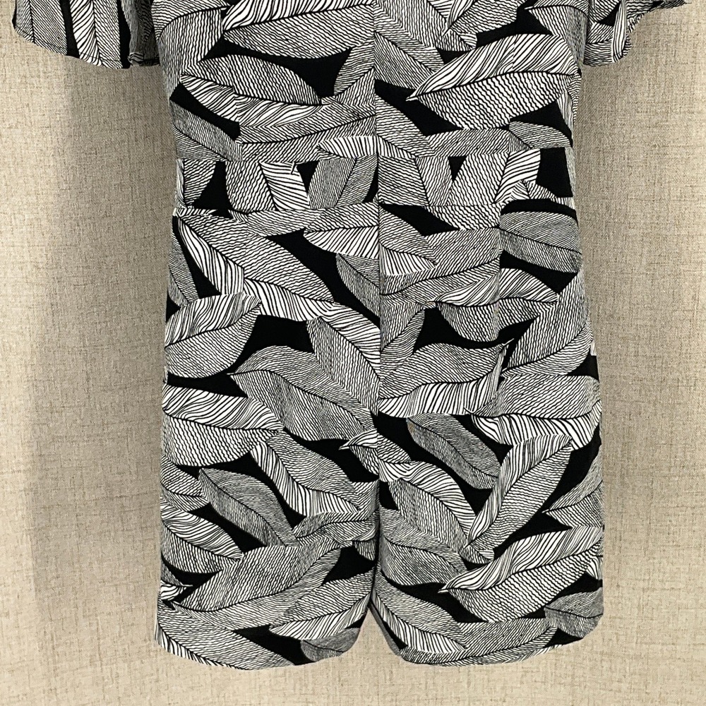 LOFT Romper Womens 8P Black Leaf Print V-Neck Pocket Botanical‎ Resort Travel - Picture 9 of 16
